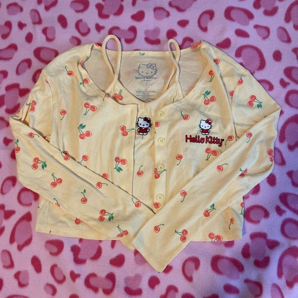 Hello Kitty cardigan set - Picture 1 of 3